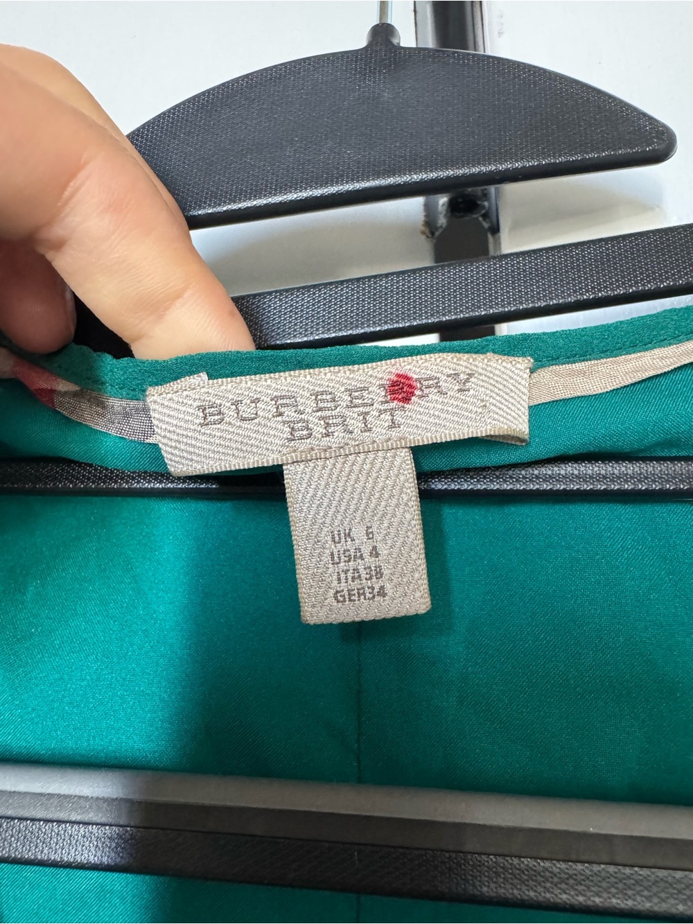 Burberry - Picture 2 of 4